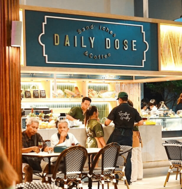 Daily Dose Cafe in Patong serving all-day breakfasts, fresh breads, and refreshing smoothie bowls